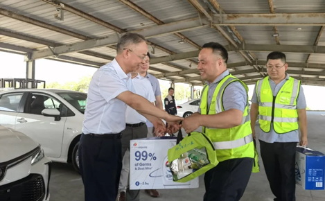 物產(chǎn)中大集團(tuán)黨委委員、紀(jì)委書記、監(jiān)察專員高建軍一行赴物產(chǎn)中大實(shí)業(yè)下屬寧波公司宣講黨的二十屆三中全會(huì)精神并開(kāi)展送清涼慰問(wèn)